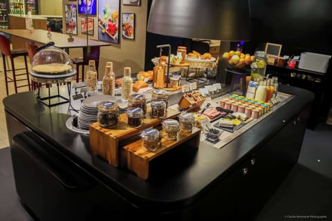 Daily buffet breakfast for a fee