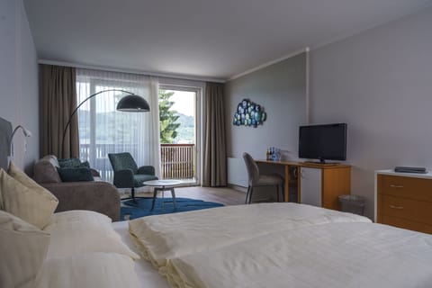 Deluxe Double Room with Balcony and Lake view | In-room safe, desk, free WiFi, bed sheets