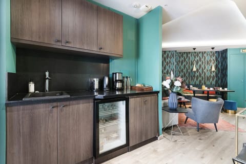 Apartment (7 rooms) | Private kitchen | Mini-fridge, microwave, espresso maker, coffee/tea maker