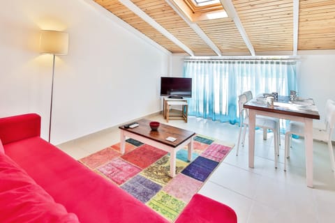 Standard Penthouse, 1 Double Bed with Sofa bed | In-room dining