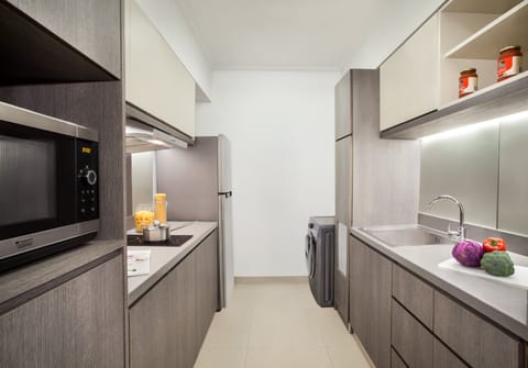 Executive Room, 1 Bedroom | Private kitchen | Full-size fridge, electric kettle, cookware/dishes/utensils