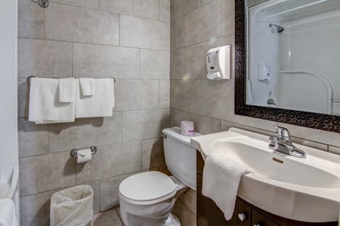 Superior Room, 2 Queen Beds | Bathroom | Combined shower/tub, free toiletries, hair dryer, towels