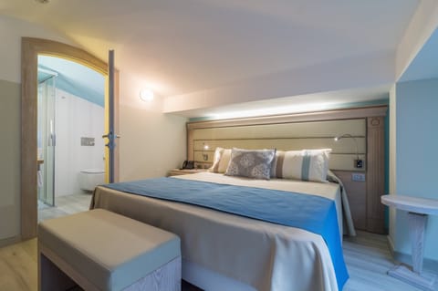 Economy Double Room | Premium bedding, minibar, in-room safe, desk