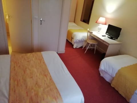 Quadruple Room | Premium bedding, Select Comfort beds, desk, iron/ironing board