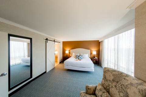 Suite, 1 King Bed, Ocean View (Governors) | Egyptian cotton sheets, premium bedding, pillowtop beds, in-room safe