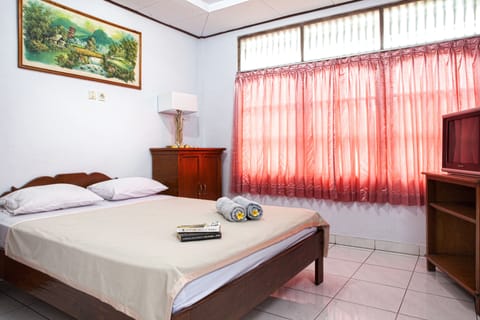 Standard Room with Aircond | Desk, free WiFi