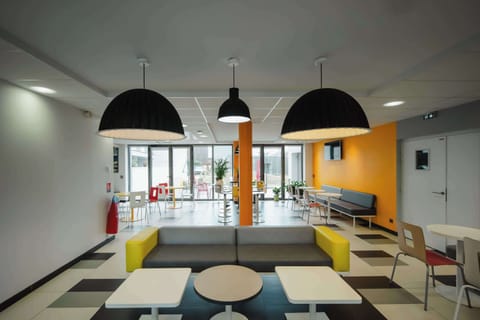 Daily buffet breakfast (EUR 7.5 per person)