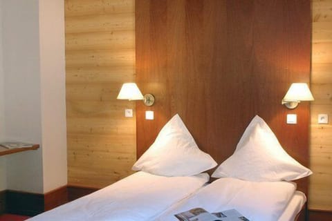 Minibar, in-room safe, desk, soundproofing