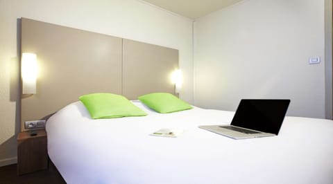 Standard Room, 1 Double Bed | Premium bedding, desk, laptop workspace, blackout drapes