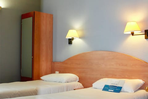 Standard Room, 2 Twin Beds | Premium bedding, desk, blackout drapes, soundproofing