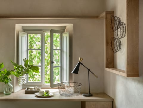 Minibar, in-room safe, individually decorated, individually furnished