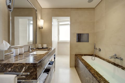 Presidential Suite, Terrace | Bathroom | Deep soaking tub, free toiletries, hair dryer, bathrobes