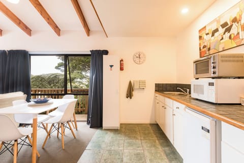 Cottage, 2 Bedrooms, Sea View | Private kitchen | Fridge, microwave, stovetop, coffee/tea maker