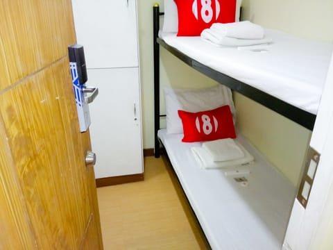 Basic Single Room | In-room safe, soundproofing, free WiFi, bed sheets