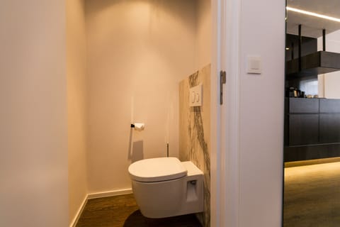 Junior Suite, Terrace, Garden Area | Bathroom | Deep soaking tub, eco-friendly toiletries, hair dryer, towels