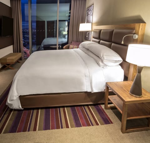 Pillowtop beds, minibar, in-room safe, desk