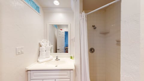 Ground Level, King Efficiency | Bathroom | Free toiletries, hair dryer, towels