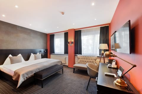 Superior Double Room | Minibar, in-room safe, desk, rollaway beds