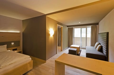 Family Suite (Hammerspitze) | In-room safe, desk, free cribs/infant beds, free rollaway beds