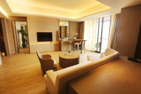 Deluxe Suite, Sea View | Living room | LED TV