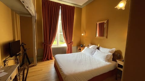 Room (Authentic Balneotherapy) | Premium bedding, individually decorated, individually furnished, desk