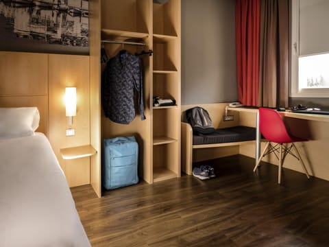 In-room safe, desk, soundproofing, iron/ironing board