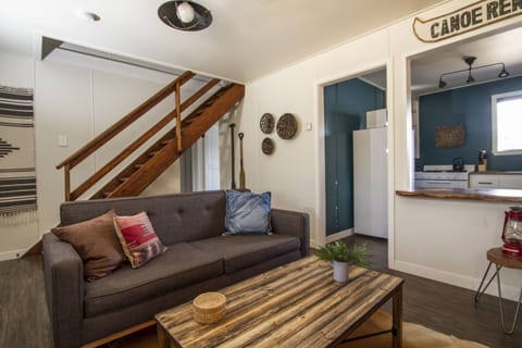 Cabin, 3 Bedrooms, 2 Bathrooms (#8) | Living room | 27-inch flat-screen TV with cable channels, TV