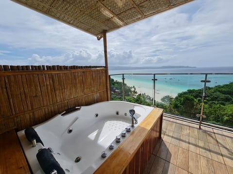 Honeymoon Suite | Balcony