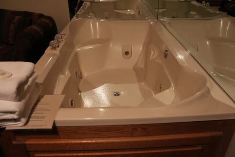 King Luxury | Jetted tub