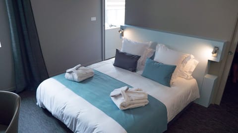 Comfort Twin Room | Premium bedding, free minibar, in-room safe, desk