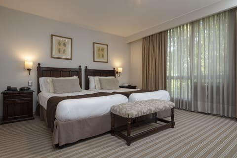 Superior Twin Room | In-room safe, iron/ironing board, free WiFi, bed sheets