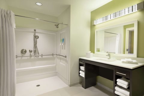 Suite, 1 Queen Bed, Accessible, Non Smoking (Roll In Shower) | Bathroom shower