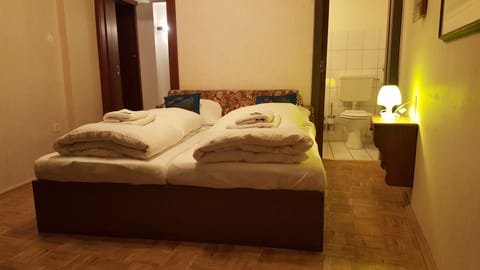 Quadruple Room, Shared Bathroom | Bed sheets