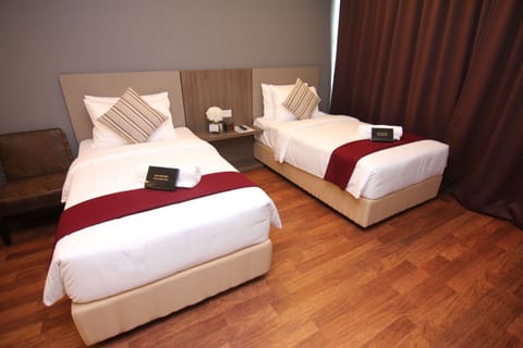 Deluxe Twin | 1 bedroom, premium bedding, pillowtop beds, minibar