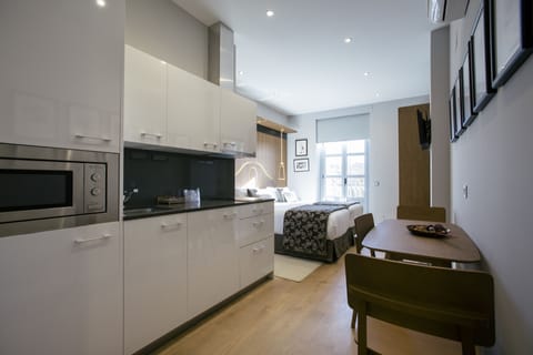 Family Studio Suite, 2 Bedrooms | Private kitchen