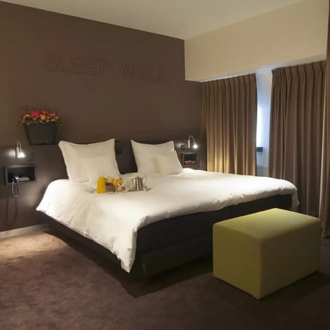 Comfort Double Room | Hypo-allergenic bedding, minibar, in-room safe, desk