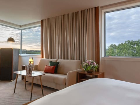 Suite, 1 King Bed (Prestige. Panoramic View) | Premium bedding, memory foam beds, free minibar items, in-room safe