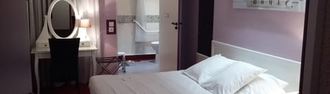 Superior Double Room | Desk, laptop workspace, blackout drapes, soundproofing