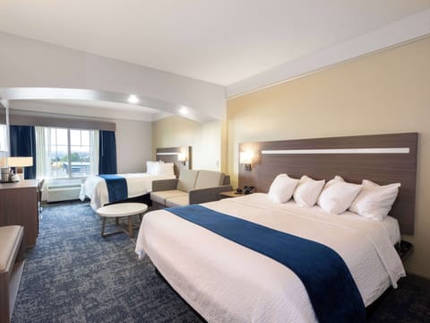 Standard Room, Multiple Beds, Non Smoking, Refrigerator & Microwave | Premium bedding, pillowtop beds, in-room safe, desk