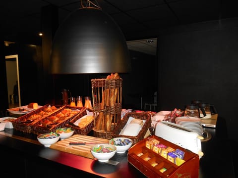 Daily buffet breakfast (EUR 10.9 per person)