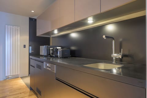 402 - Studio | Private kitchenette | Microwave, dishwasher, espresso maker, electric kettle