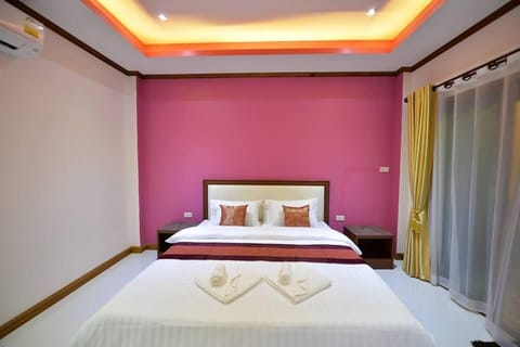 Deluxe Double Bed Mountain View | In-room safe, free WiFi