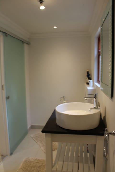 Standard Double Room | Bathroom | Free toiletries, hair dryer, bathrobes, towels