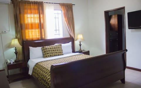 Deluxe Double Room | Premium bedding, minibar, in-room safe, desk