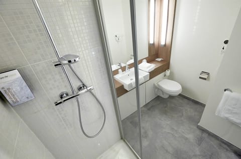 Premium bedding, desk, blackout drapes, iron/ironing board