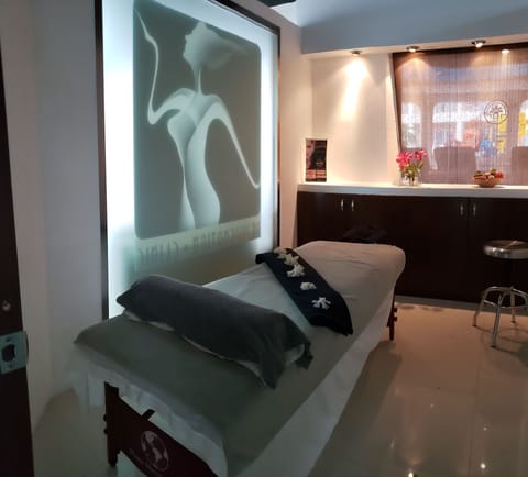 Body treatments, deep-tissue massages, sports massages, beach massages