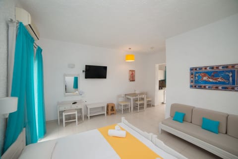 Standard Studio, Garden View | In-room safe, iron/ironing board, free cribs/infant beds, free WiFi