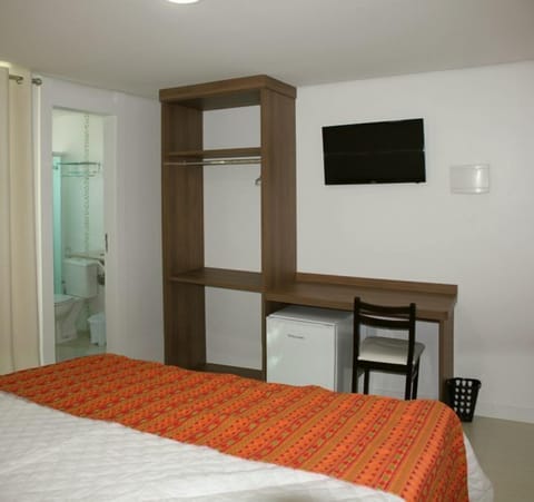 Standard Room | 1 bedroom, minibar, desk, laptop workspace