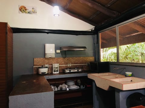 Family Villa, 4 Bedrooms, Kitchen, Mountain View | Private kitchen