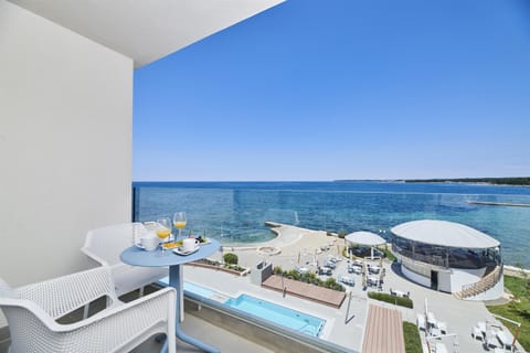 Premium room with balcony, Sea view | Balcony